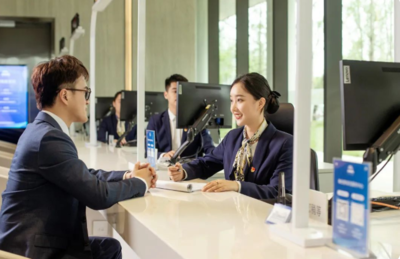 獲贈錦旗，金融信息服務咨詢的榮耀與責任